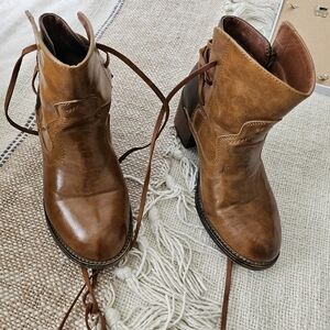 Size Small 6/7 Etc! Brand ankle boots- brown